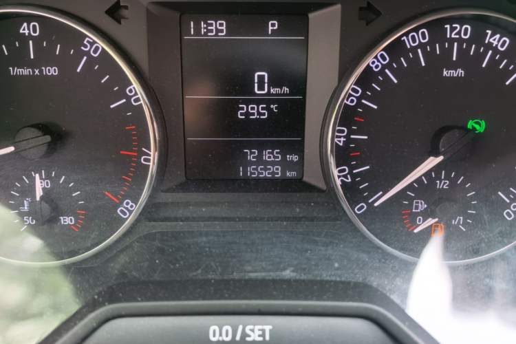 Used Skoda Octavia 2017 1.6L Automatic Chuanxing Edition Odometer Close Up