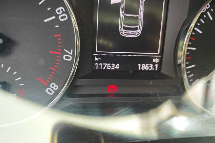 Used Skoda Octavia 2017 1.6L Automatic Smart Drive Edition Odometer Close Up