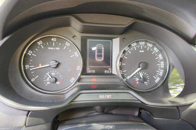 Used Skoda Octavia 2017 1.6L Automatic Smart Drive Edition Odometer Close Up