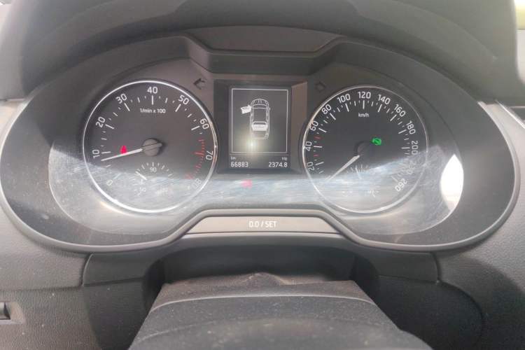 Used Skoda Octavia 2017 1.6L Automatic Smart Drive Edition Odometer Close Up