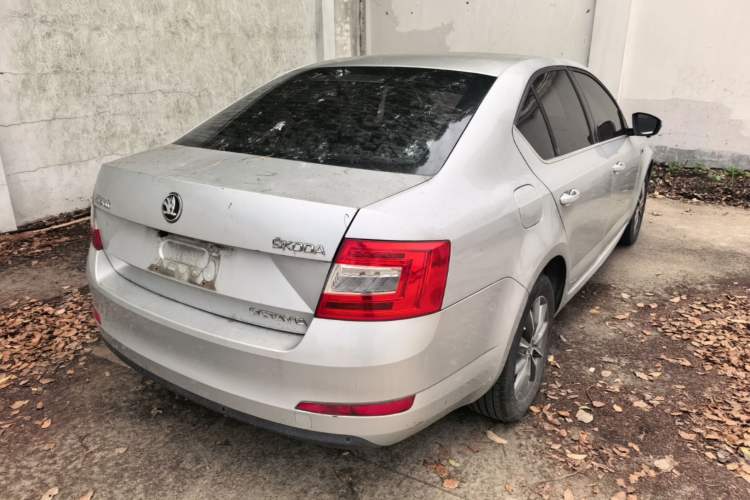 Used Skoda Octavia 2017 1.6L Automatic Chuanxing Edition Rear Right 45 Deg