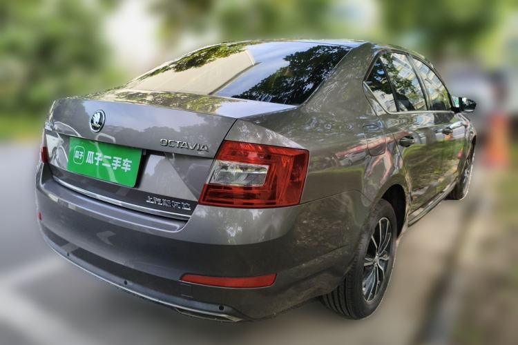 Used Skoda Octavia 2017 1.6L Automatic Smart Drive Edition Rear Right 45 Deg