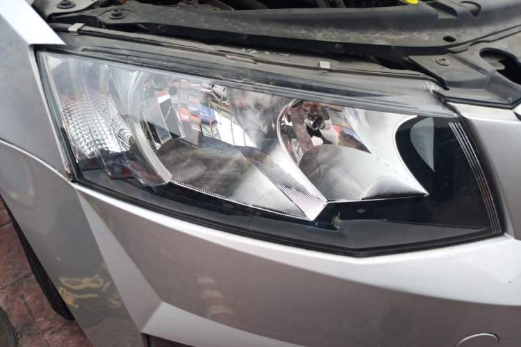 Used Skoda Octavia 2017 TSI280 DSG Smart Drive Edition Right Front Headlight