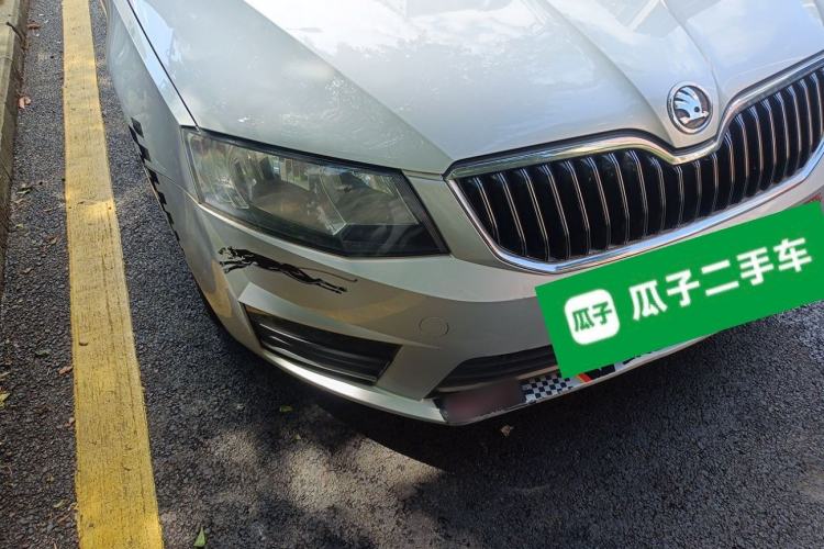 Used Skoda Octavia 2017 1.6L Automatic Chuanxing Edition Right Front Headlight