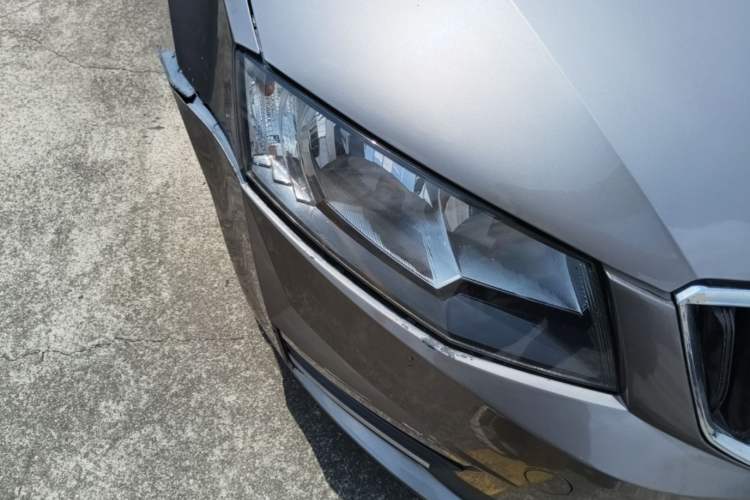 Used Skoda Octavia 2017 1.6L Automatic Chuanxing Edition Right Front Headlight