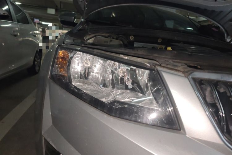 Used Skoda Octavia 2017 1.6L Automatic Smart Drive Edition Right Front Headlight