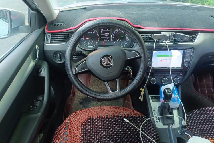 Used Skoda Octavia 2017 1.6L Automatic Chuanxing Edition Steering Wheel