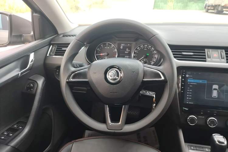 Used Skoda Octavia 2017 Classic Model 1.6L Automatic Comfort Edition Steering Wheel