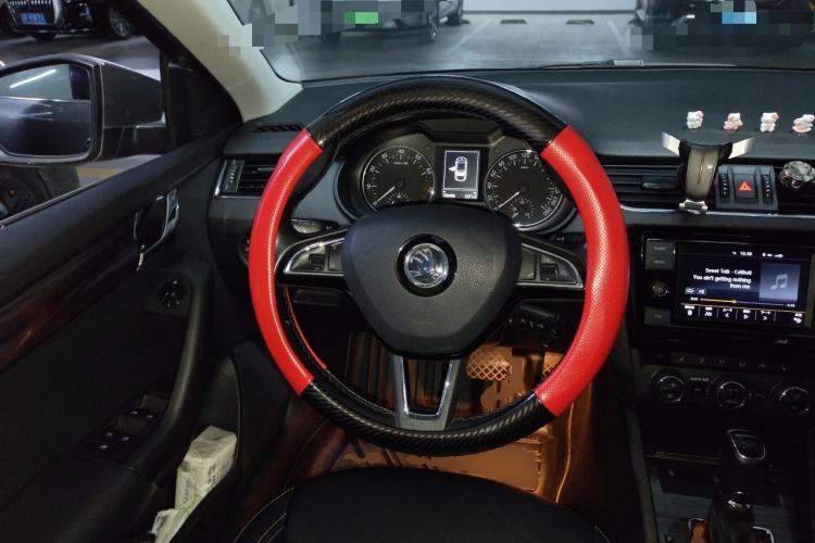 Used Skoda Octavia 2017 1.6L Automatic Smart Drive Edition Steering Wheel