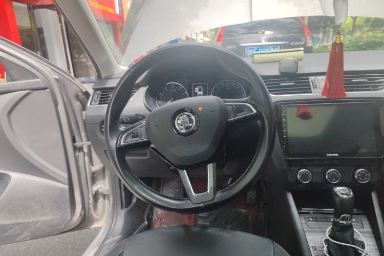 Used Skoda Octavia 2017 1.6L Automatic Smart Drive Edition Steering Wheel