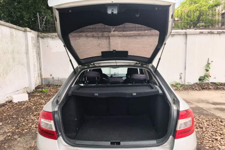 Used Skoda Octavia 2017 1.6L Automatic Chuanxing Edition Trunk