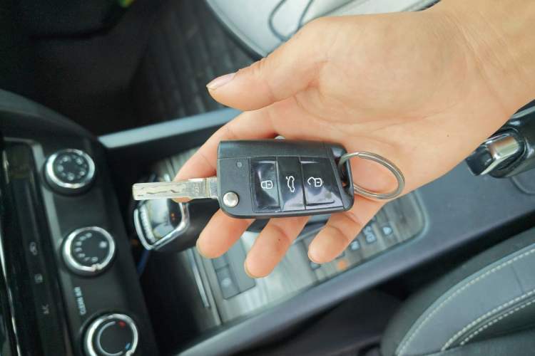 Used Skoda Octavia 2017 1.6L Automatic Smart Drive Edition Vehicle Key