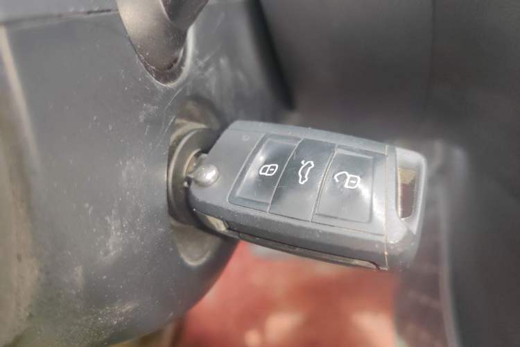 Used Skoda Octavia 2017 1.6L Automatic Smart Drive Edition Vehicle Key