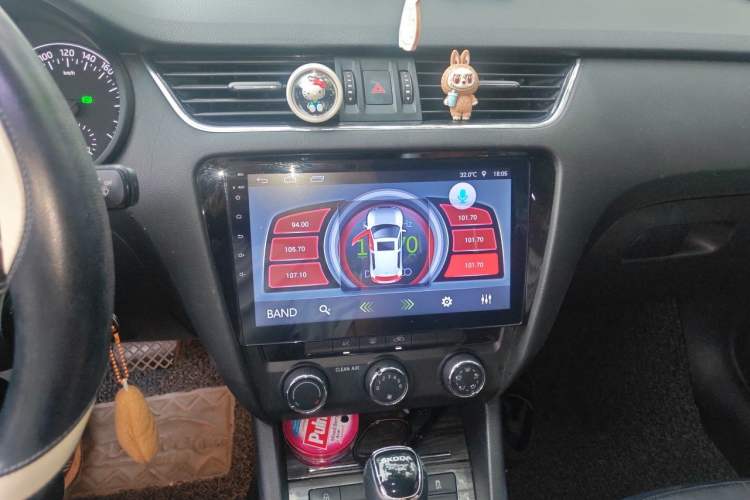 Used Skoda Octavia 2017 1.6L Automatic Smart Drive Edition Audio And AC Panel