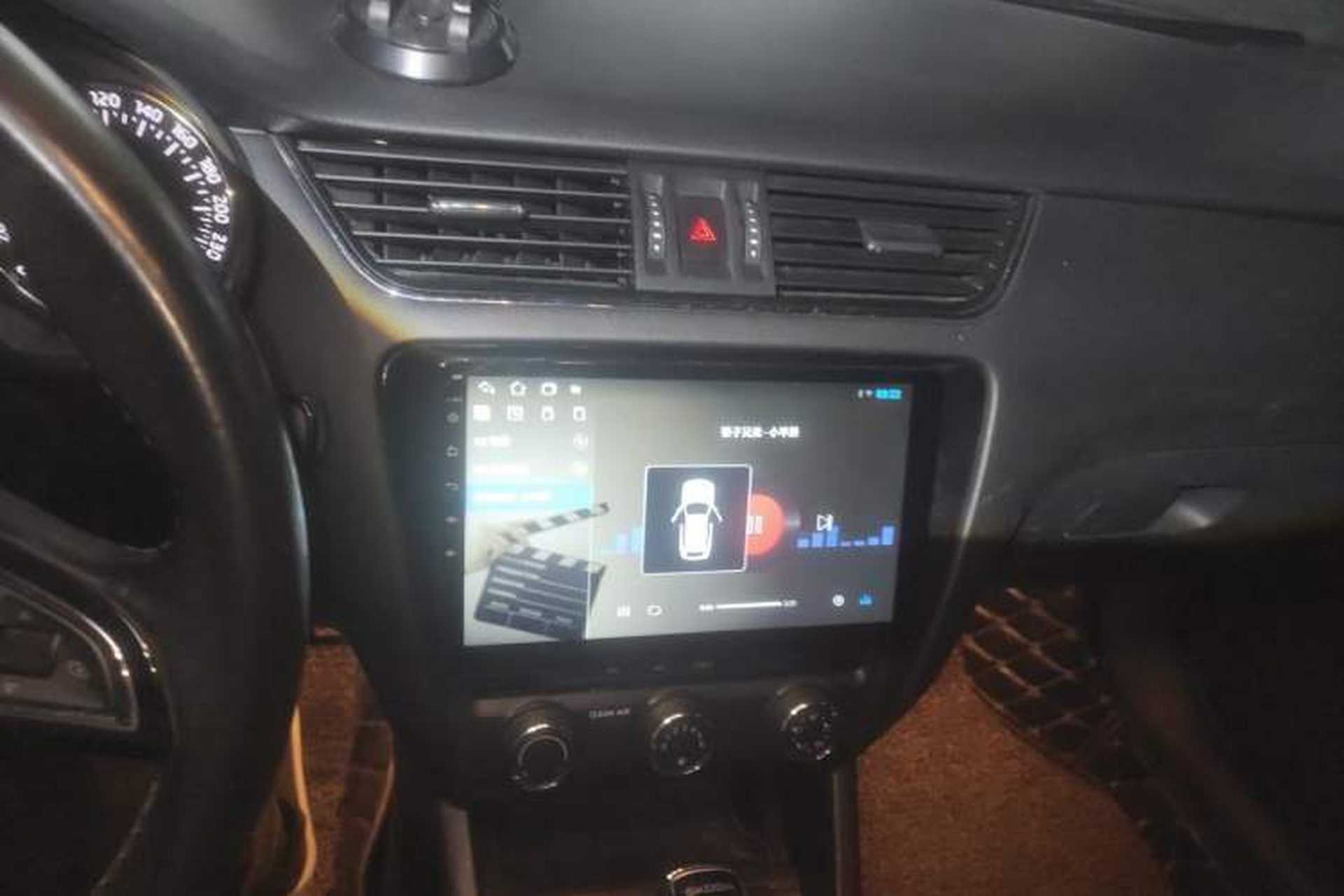 Used Skoda Octavia 2017 1.6L Automatic Smart Drive Edition Audio And AC Panel