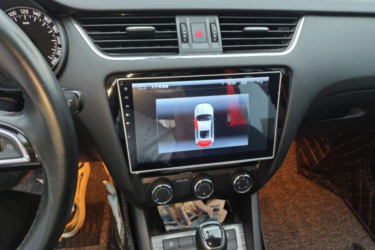 Used Skoda Octavia 2017 1.6L Automatic Smart Drive Edition Audio And AC Panel