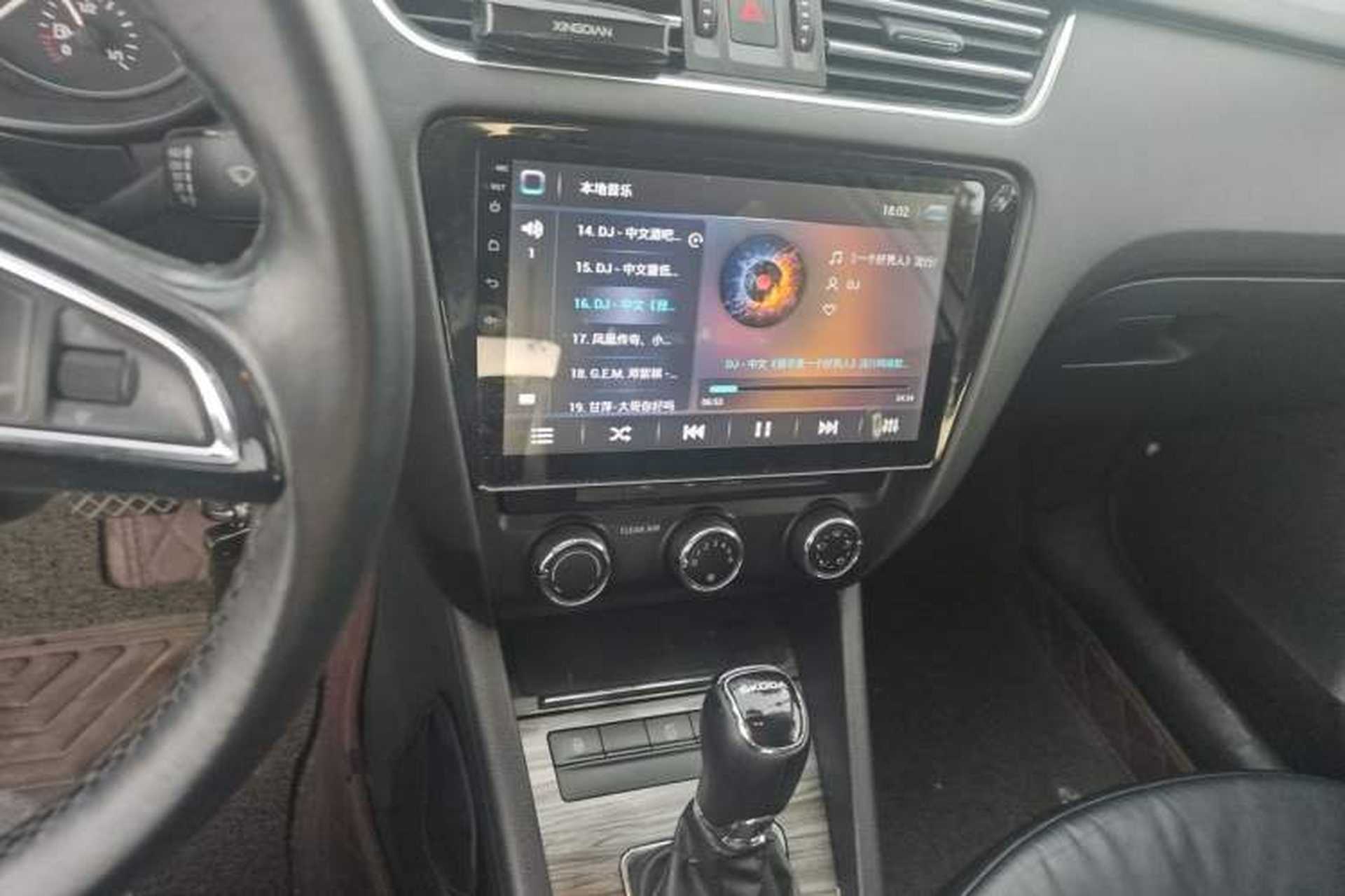 Used Skoda Octavia 2017 1.6L Automatic Smart Drive Edition Audio And AC Panel