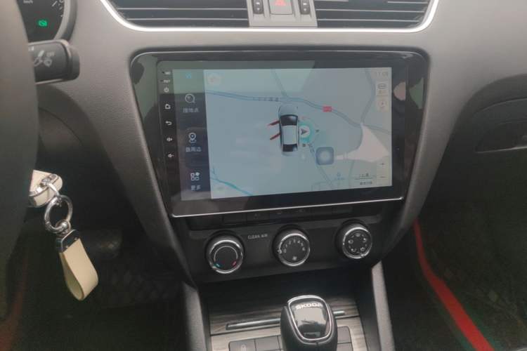 Used Skoda Octavia 2017 1.6L Automatic Smart Drive Edition Audio And AC Panel