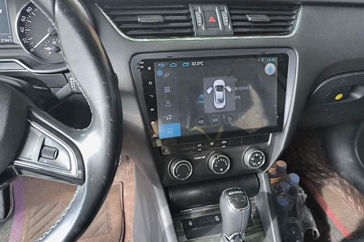 Used Skoda Octavia 2017 1.6L Automatic Smart Drive Edition Audio And AC Panel