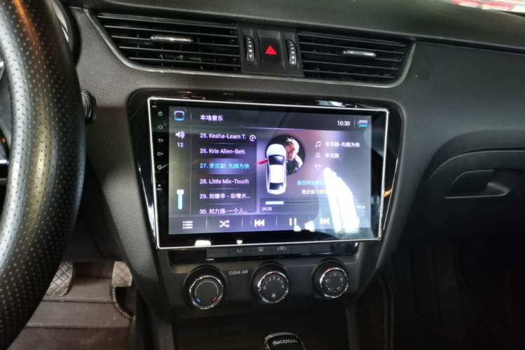 Used Skoda Octavia 2017 1.6L Automatic Smart Drive Edition Audio And AC Panel