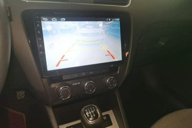 Used Skoda Octavia 2017 1.6L Manual Trend Edition Audio And AC Panel