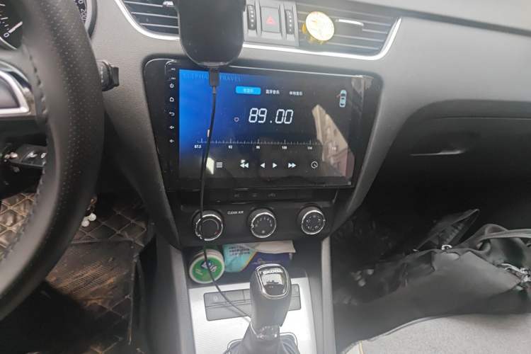 Used Skoda Octavia 2017 1.6L Automatic Chuanxing Edition Audio And AC Panel