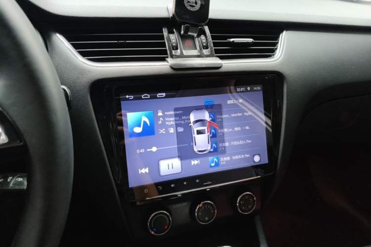 Used Skoda Octavia 2017 TSI280 DSG Smart Drive Edition Audio And AC Panel