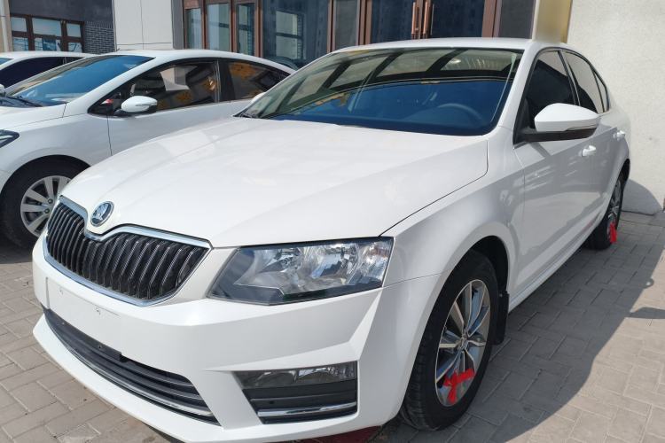 Used Skoda Octavia 2017 Classic Model 1.6L Manual Comfort Edition Guazi used car, China used car export, Used car for sale, Used cars, Cheapest cars for sale