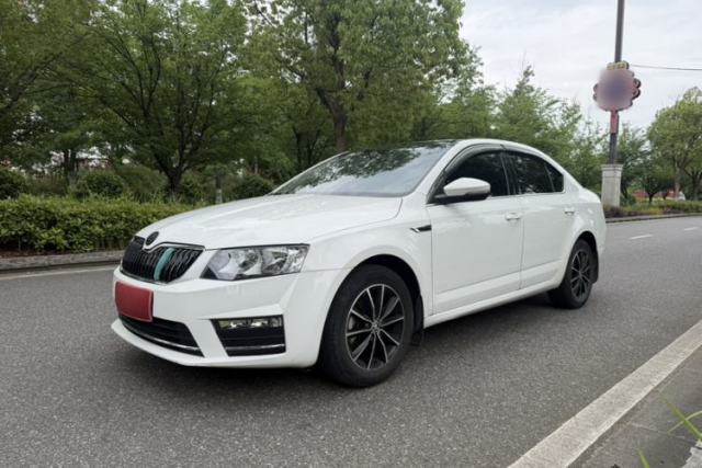 Used Skoda Octavia 2017 1.6L Automatic Smart Drive Edition