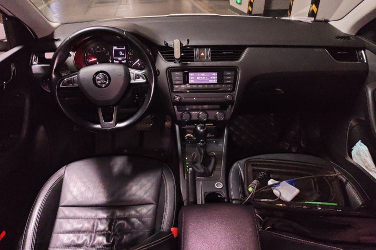 Used Skoda Octavia 2017 TSI280 DSG Smart Drive Edition Center Console