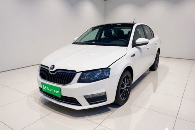 Ojetý Skoda Octavia 2017 TSI280 DSG Smart Drive Edition