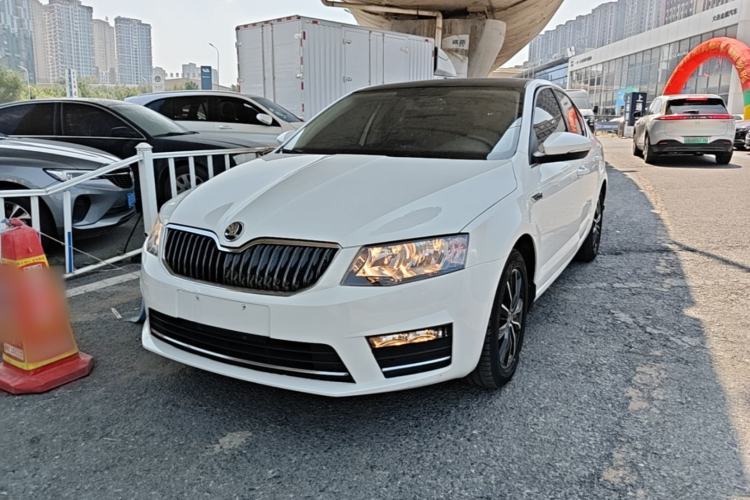 Used Skoda Octavia 2017 1.6L Automatic Smart Drive Edition Guazi used car, China used car export, Used car for sale, Used Skoda cars, Cheapest cars for sale