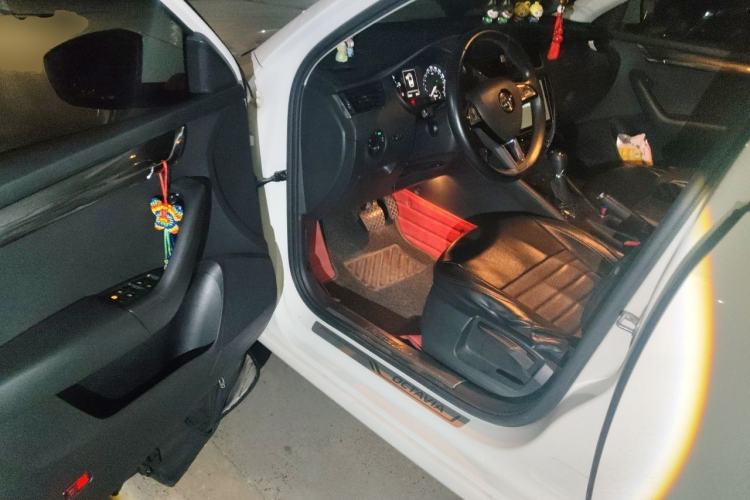 Used Skoda Octavia 2017 1.6L Automatic Smart Drive Edition Driver Seat