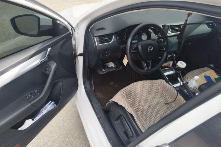 Used Skoda Octavia 2017 1.6L Manual Trend Edition Driver Seat