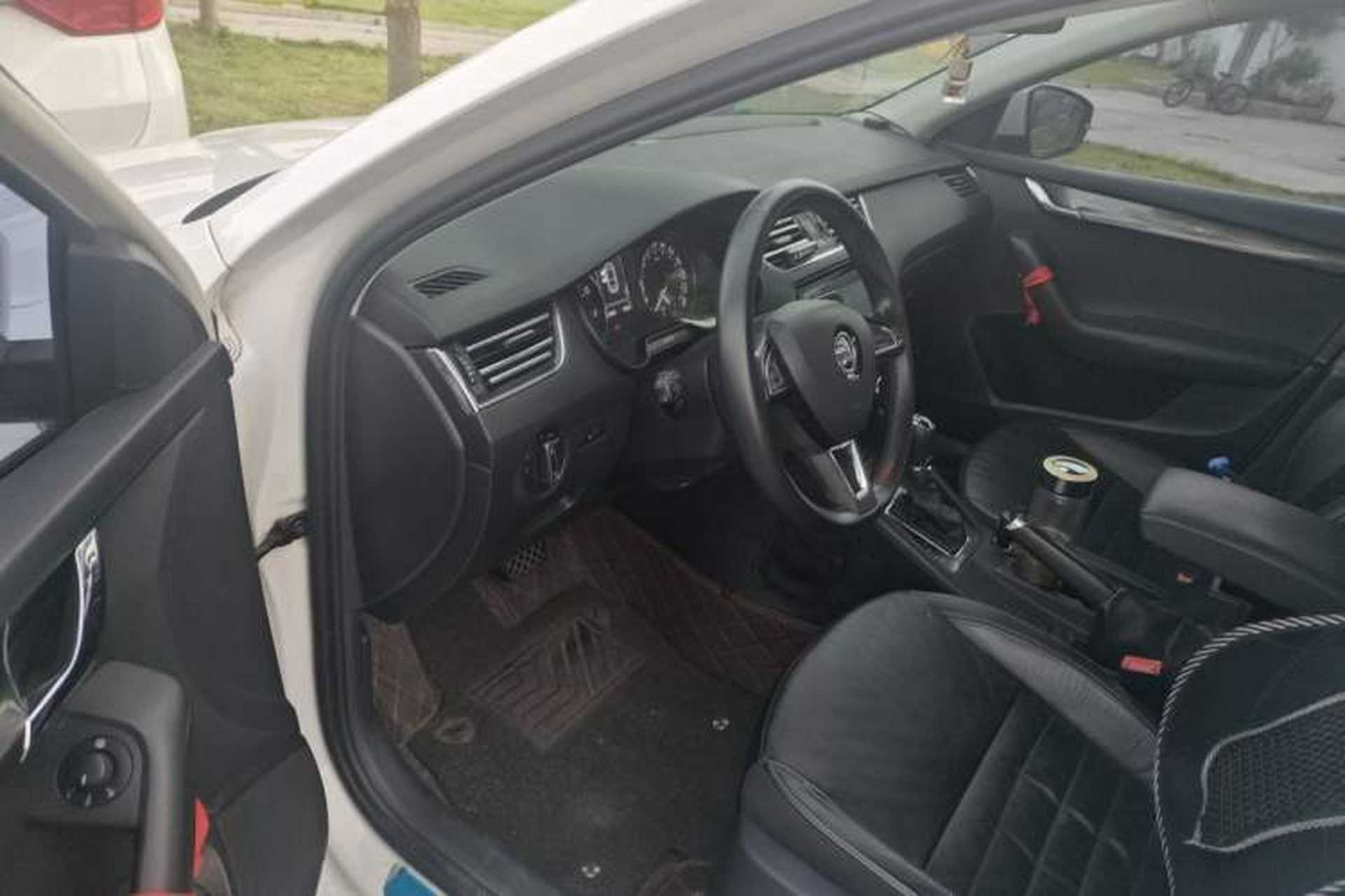 Used Skoda Octavia 2017 1.6L Automatic Smart Drive Edition Driver Seat