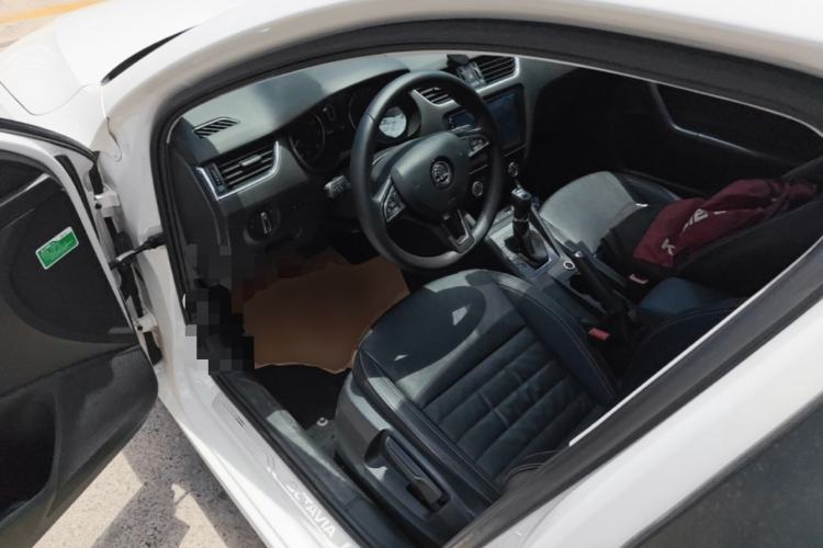 Used Skoda Octavia 2017 1.6L Automatic Smart Drive Edition Driver Seat