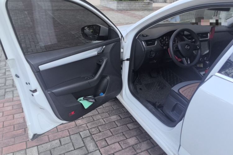 Used Skoda Octavia 2017 1.6L Automatic Chuanxing Edition Driver Seat