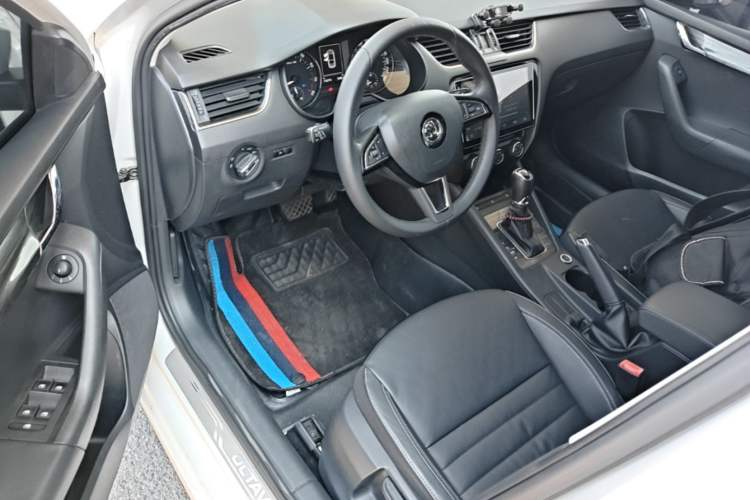 Used Skoda Octavia 2017 1.6L Automatic Smart Drive Edition Driver Seat