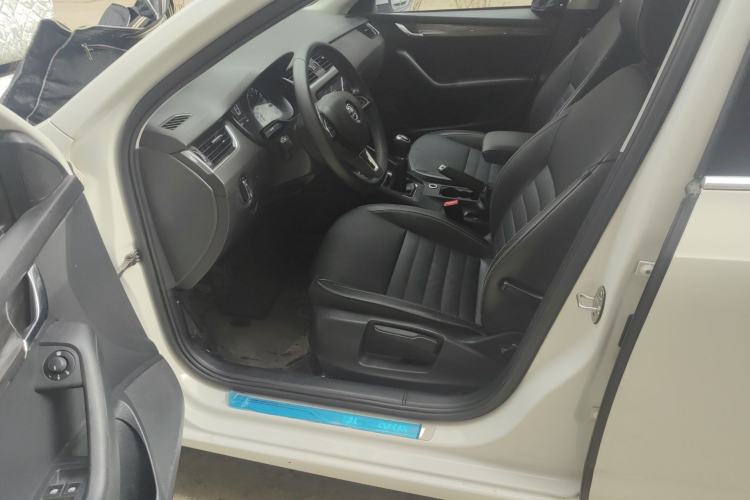 Used Skoda Octavia 2017 1.6L Manual Smart Drive Edition Driver Seat