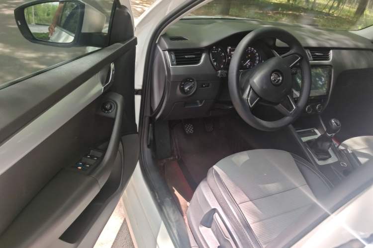 Used Skoda Octavia 2017 1.6L Manual Trend Edition Driver Seat