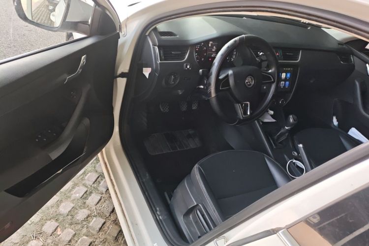 Used Skoda Octavia 2017 Classic Model 1.6L Manual Comfort Edition Driver Seat