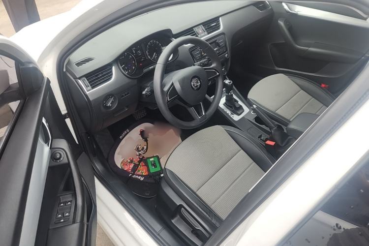 Used Skoda Octavia 2017 1.6L Automatic Chuanxing Edition Driver Seat