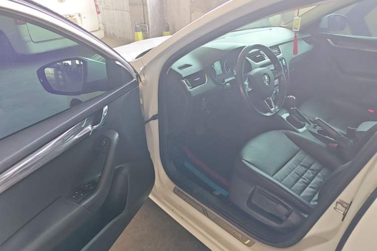 Used Skoda Octavia 2017 TSI280 DSG Smart Drive Edition Driver Seat
