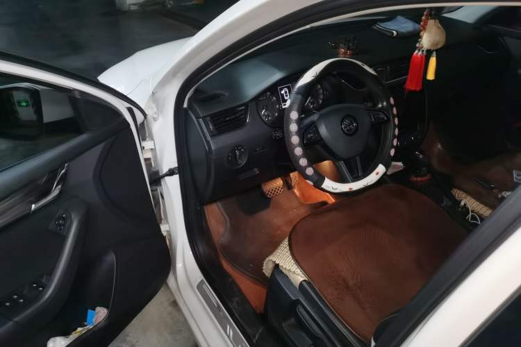 Used Skoda Octavia 2017 1.6L Automatic Smart Drive Edition Driver Seat