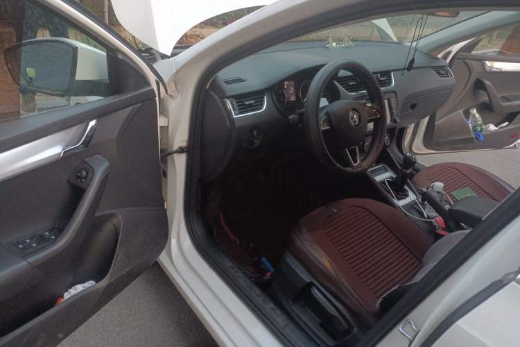 Used Skoda Octavia 2017 1.6L Manual Trend Edition Driver Seat