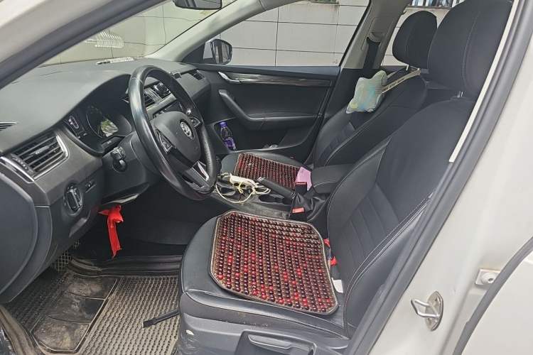 Used Skoda Octavia 2017 1.6L Automatic Smart Drive Edition Driver Seat
