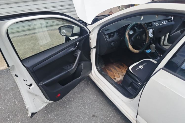 Used Skoda Octavia 2017 Classic Model 1.6L Automatic Standard Edition Driver Seat