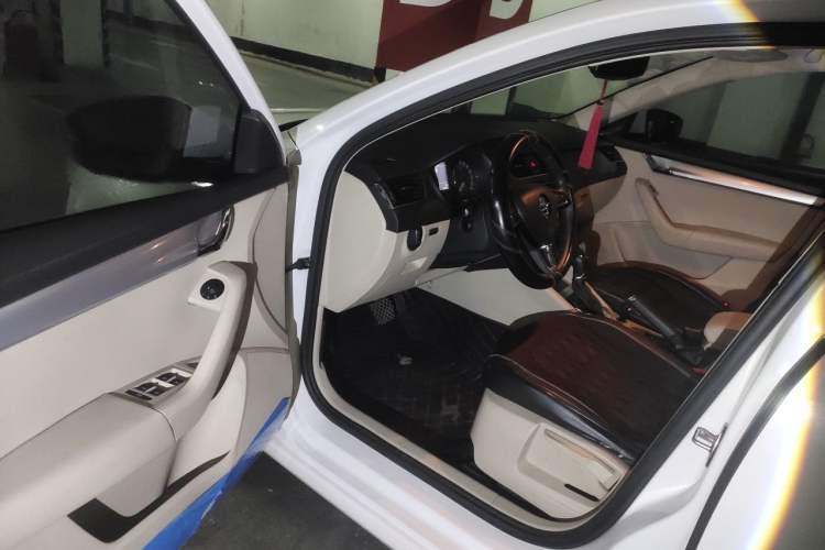 Used Skoda Octavia 2017 1.6L Automatic Chuanxing Edition Driver Seat