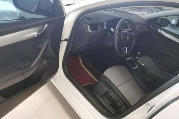 Used Skoda Octavia 2017 1.6L Manual Trend Edition Driver Seat