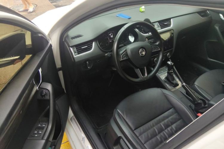 Used Skoda Octavia 2017 1.6L Automatic Smart Drive Edition Driver Seat